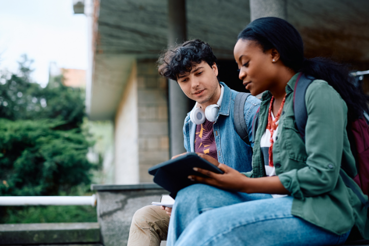 How a Unified Library Management System Improves Library Discovery Service and User Experience