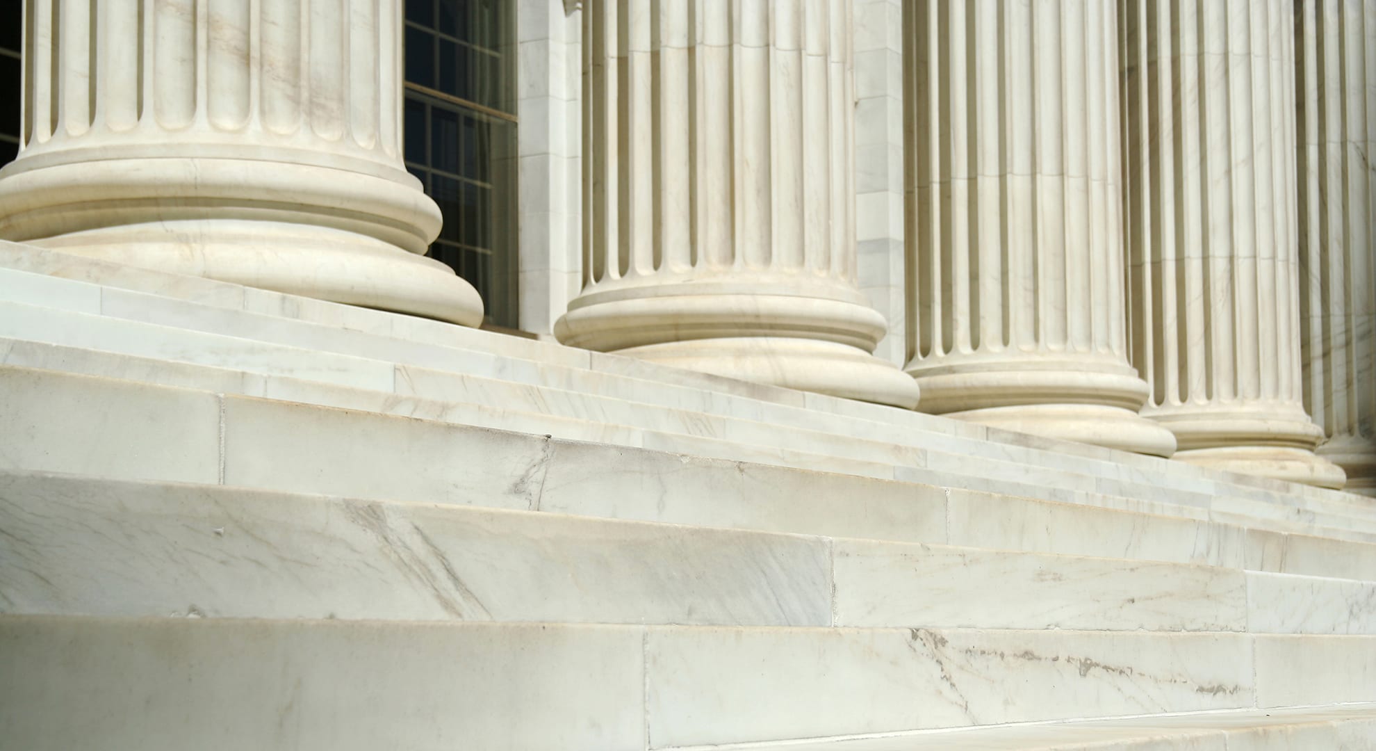 米国議会が無策の中、各州の審査委員会が薬価問題に取り組む